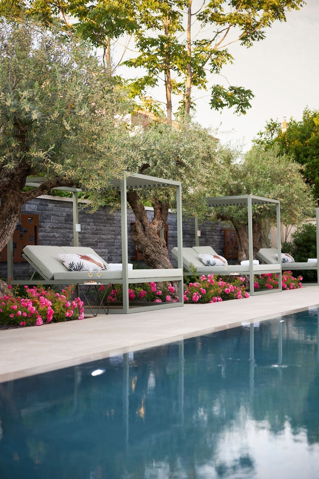 der Pool des Maison Pic 5-Sterne-Hotels Valence Luxury