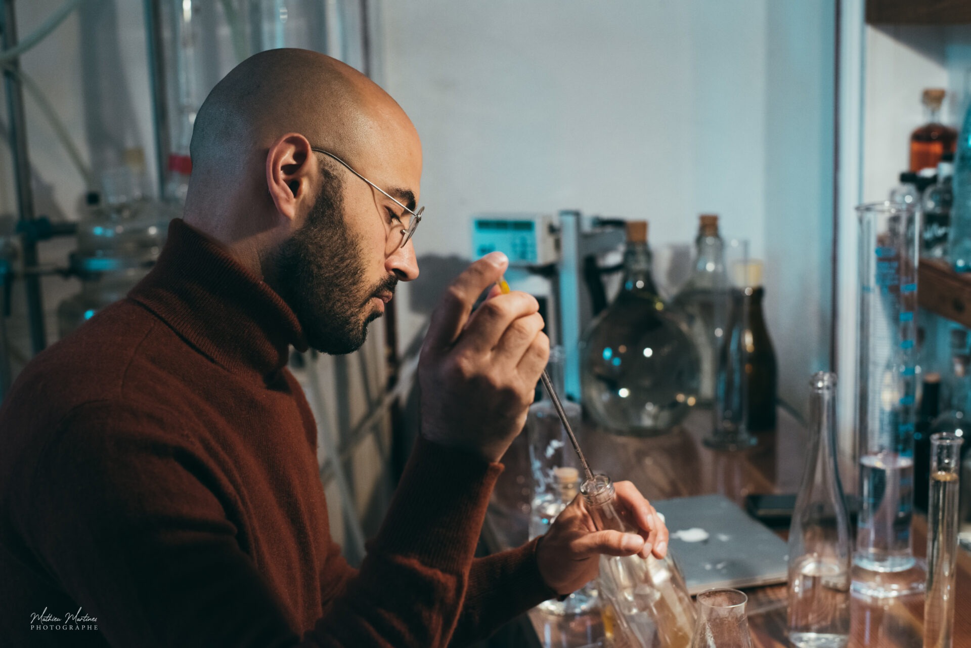 Miko Abouaf, fondateur d'Audemus Spirits, artisan distillateur de gins audacieux et invité du Bar Pic le 27 février à 18h30